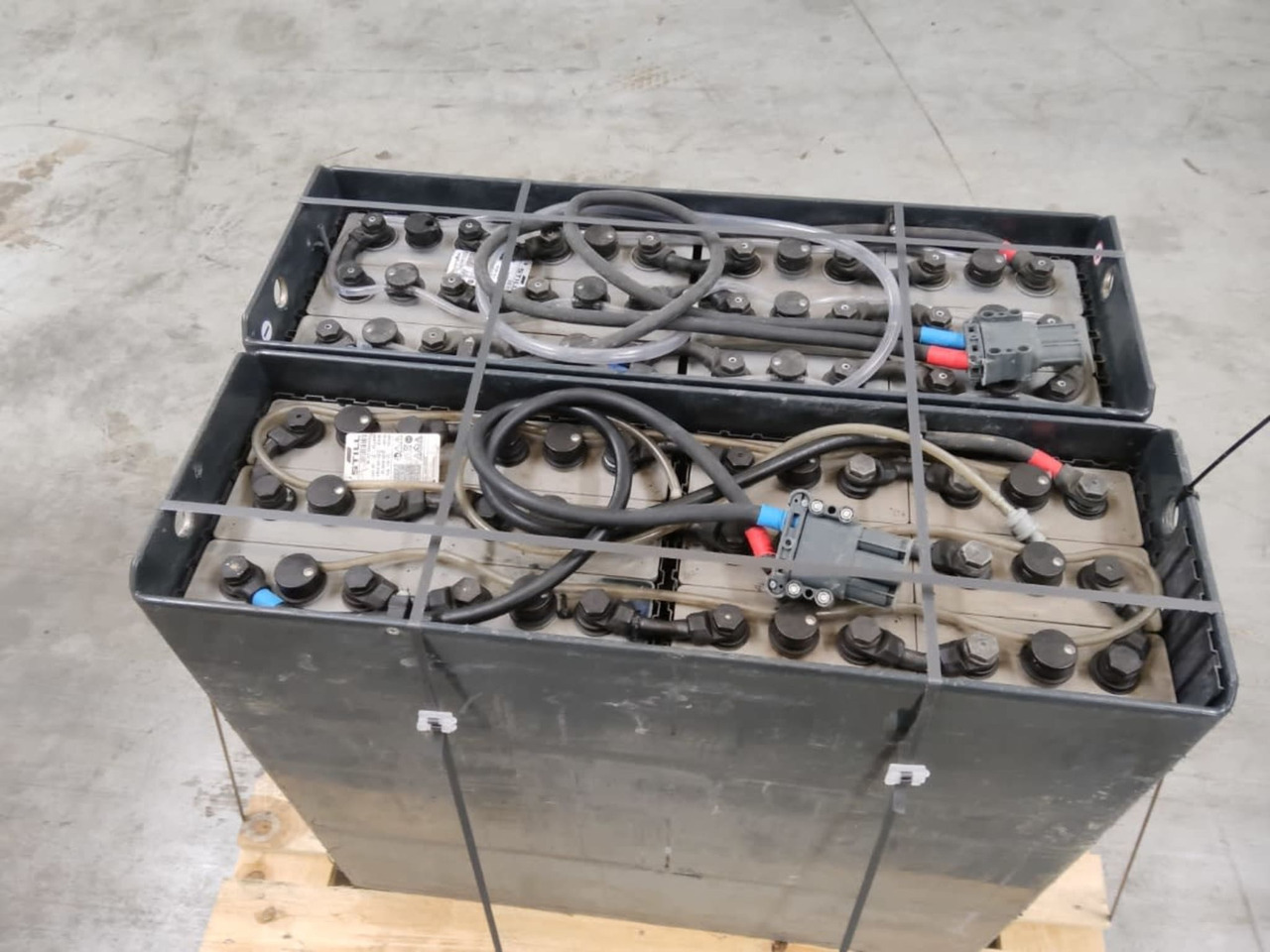 Battery Package - 2 Pcs. - Batterij voor Intern transport: afbeelding 4 Battery Package - 2 Pcs. - Batterij voor Intern transport: afbeelding 4