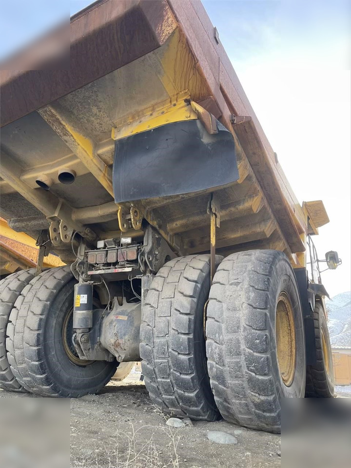 2011 KOMATSU HD465-7 - Zelfrijdende kiepwagen: afbeelding 5 2011 KOMATSU HD465-7 - Zelfrijdende kiepwagen: afbeelding 5