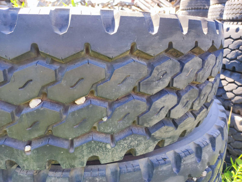 Bridgestone wheels 275/70 R22,5 on Alcoa aluminum rims - Band voor Vrachtwagen: afbeelding 4 Bridgestone wheels 275/70 R22,5 on Alcoa aluminum rims - Band voor Vrachtwagen: afbeelding 4