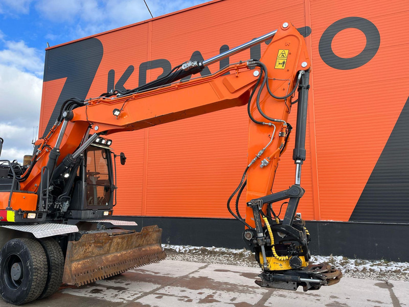 Mobiele graafmachine Doosan DX 210 W-5 ROTOTILT / AC / CENTRAL LUBRICATION / WEBASTO: afbeelding 9
