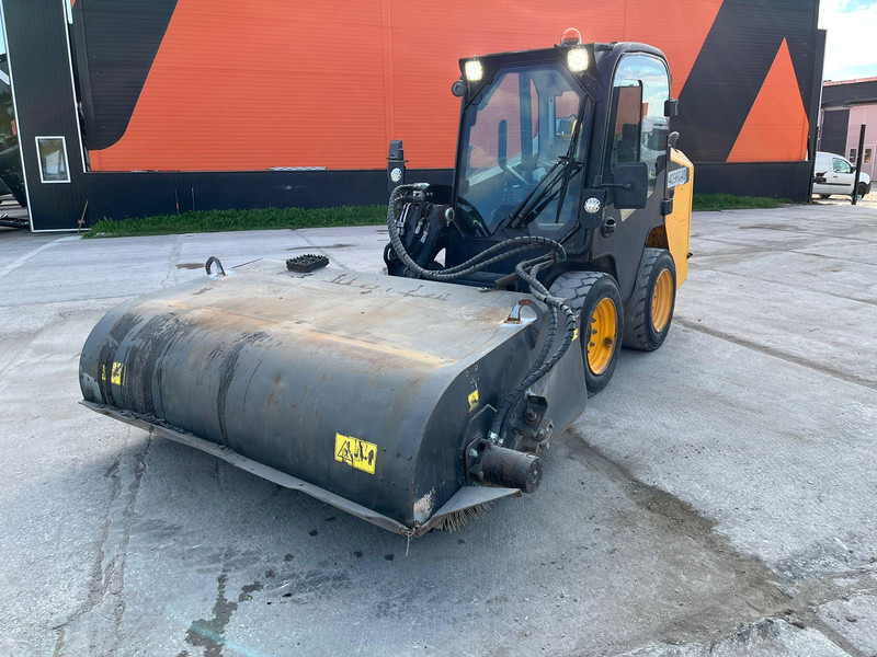 JCB 155 T4 BUCKET & BRUSH - Wiellader: afbeelding 2 JCB 155 T4 BUCKET & BRUSH - Wiellader: afbeelding 2