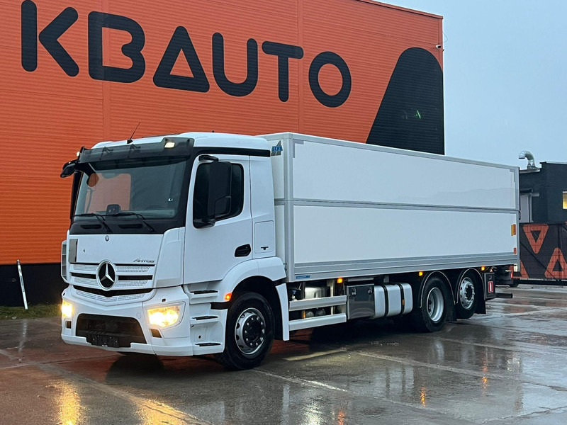 Mercedes-Benz Antos 2543 6x2*4 Mitsubishi / BOX L=7573 mm - Koelwagen vrachtwagen: afbeelding 1 Mercedes-Benz Antos 2543 6x2*4 Mitsubishi / BOX L=7573 mm - Koelwagen vrachtwagen: afbeelding 1