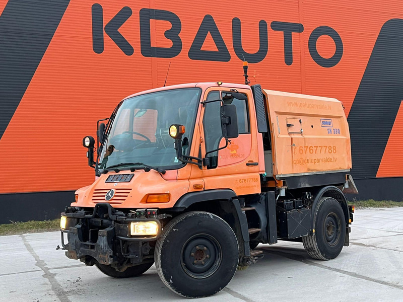 Mercedes-Benz UNIMOG U 300 4x4 TRILETY SK / 6918 hours - Veegwagen: afbeelding 1 Mercedes-Benz UNIMOG U 300 4x4 TRILETY SK / 6918 hours - Veegwagen: afbeelding 1