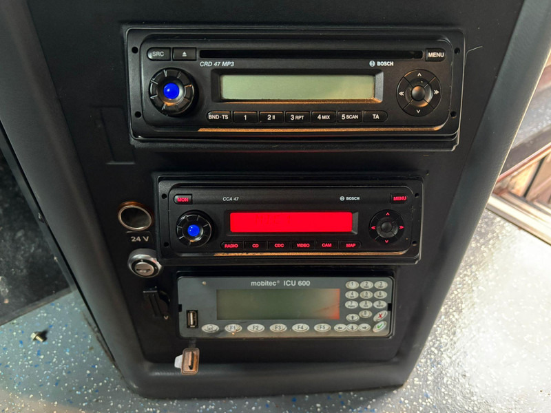 Streekbus Setra S 417 UL 6x2*4 WC / AC / AUXILIARY HEATER / WHEELCHAIR LIFT: afbeelding 13 Streekbus Setra S 417 UL 6x2*4 WC / AC / AUXILIARY HEATER / WHEELCHAIR LIFT: afbeelding 13