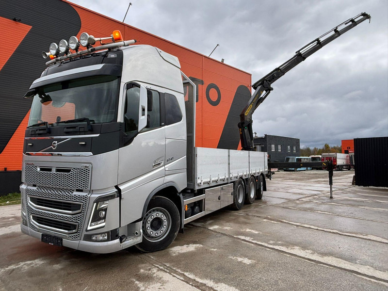 Volvo FH 16 650 8x4*4 PALFINGER PK 33002 EH / PLATFORM L=6779 mm - Vrachtwagen met open laadbak, Kraanwagen: afbeelding 1 Volvo FH 16 650 8x4*4 PALFINGER PK 33002 EH / PLATFORM L=6779 mm - Vrachtwagen met open laadbak, Kraanwagen: afbeelding 1