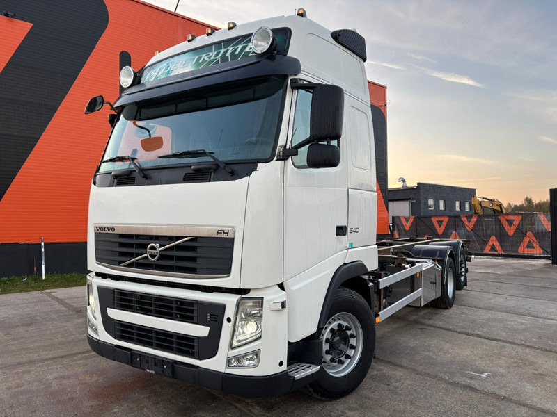 Volvo FH 540 6x2 LOW CHECKED MILEAGE ! / RETARDER / CHASSIS L=6975 mm - Chassis vrachtwagen: afbeelding 2 Volvo FH 540 6x2 LOW CHECKED MILEAGE ! / RETARDER / CHASSIS L=6975 mm - Chassis vrachtwagen: afbeelding 2