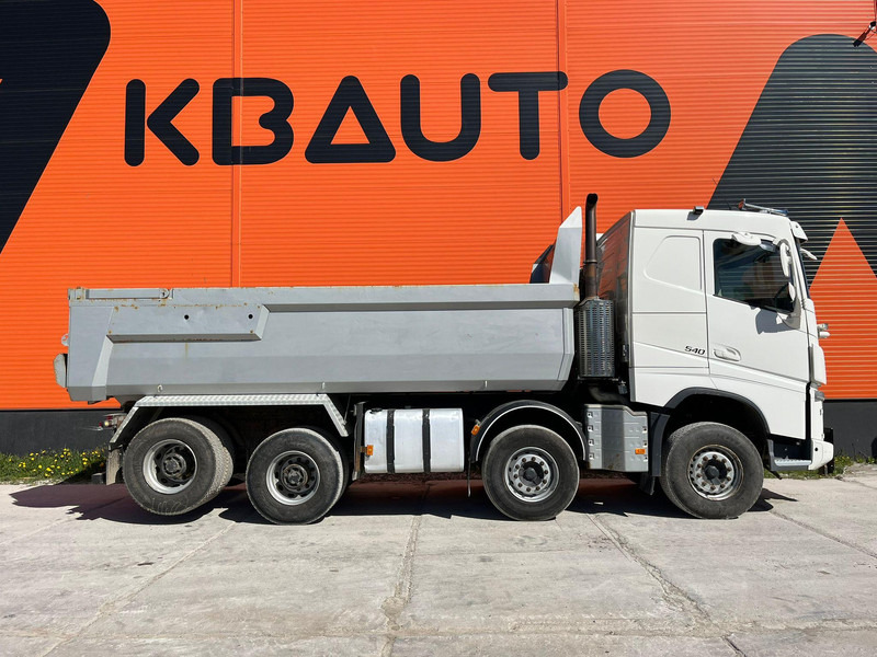 Volvo FH 540 8x4 RETARDER / TANDEM AXLE LIFT / BIG AXLES / BOX L=5704 mm - Kipper vrachtwagen: afbeelding 5 Volvo FH 540 8x4 RETARDER / TANDEM AXLE LIFT / BIG AXLES / BOX L=5704 mm - Kipper vrachtwagen: afbeelding 5