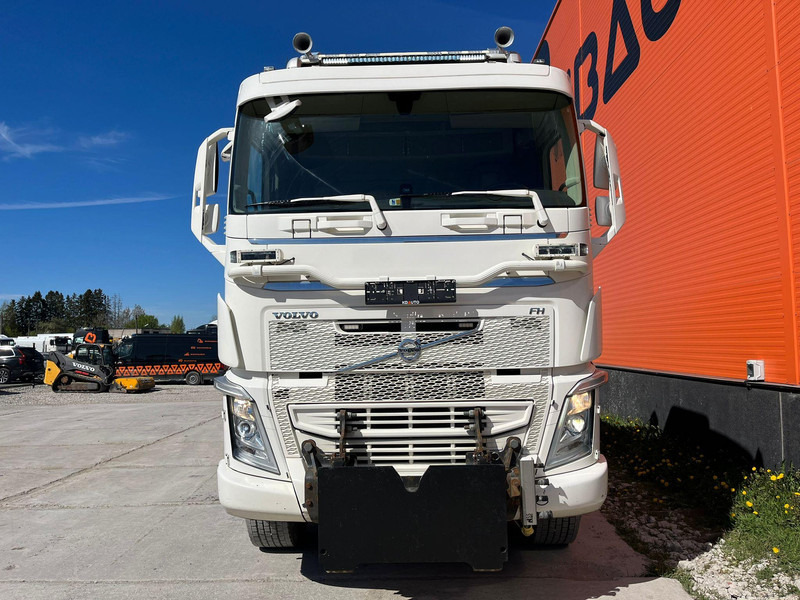 Volvo FH 540 8x4 RETARDER / TANDEM AXLE LIFT / BIG AXLES / BOX L=5704 mm - Kipper vrachtwagen: afbeelding 3 Volvo FH 540 8x4 RETARDER / TANDEM AXLE LIFT / BIG AXLES / BOX L=5704 mm - Kipper vrachtwagen: afbeelding 3