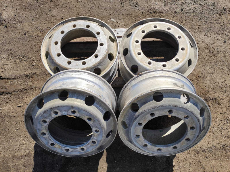 Alcoa rims for Volvo truck 22.5 x 9.00 / Volvo valuveljed - Band voor Vrachtwagen: afbeelding 1 Alcoa rims for Volvo truck 22.5 x 9.00 / Volvo valuveljed - Band voor Vrachtwagen: afbeelding 1