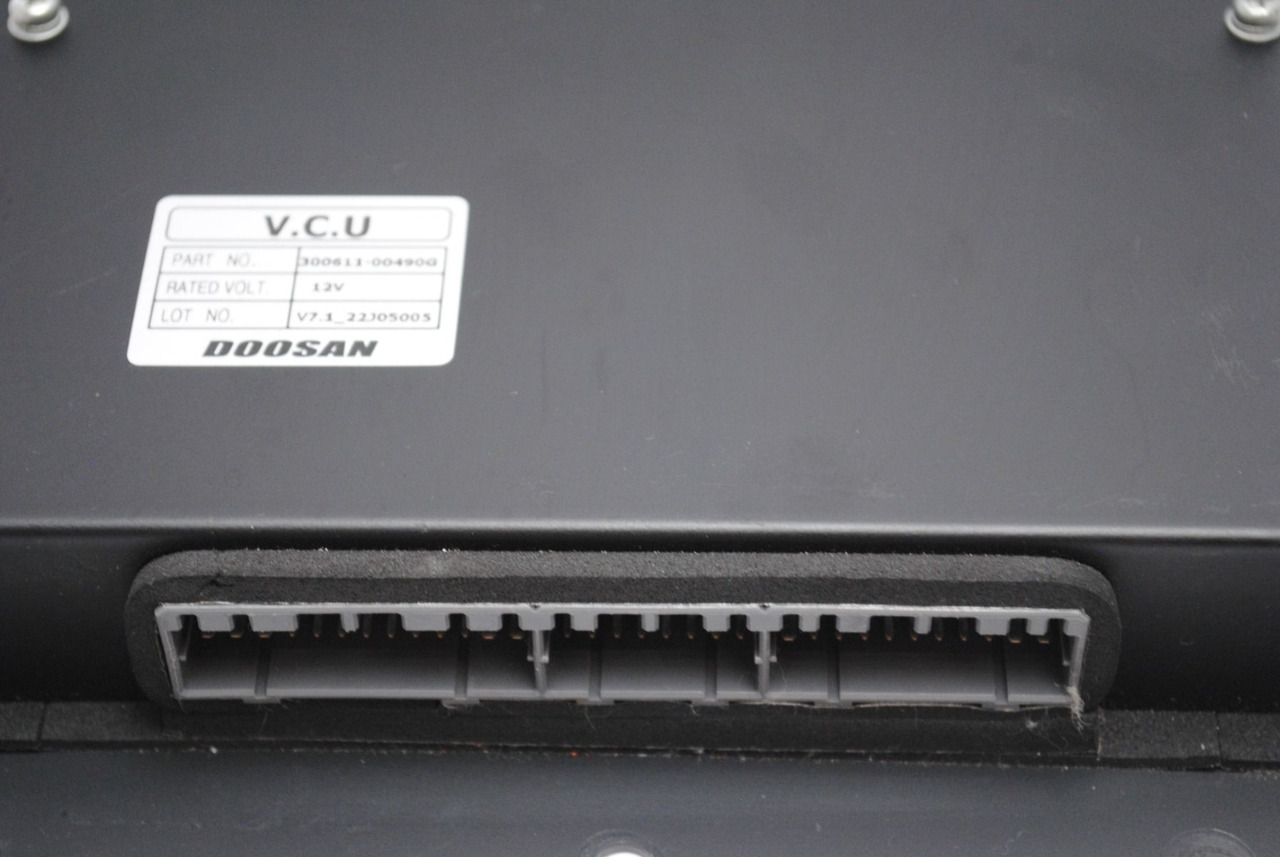 Controller vcu Doosan 300611-00490G 12V - ECU voor Bouwmachine: afbeelding 4 Controller vcu Doosan 300611-00490G 12V - ECU voor Bouwmachine: afbeelding 4