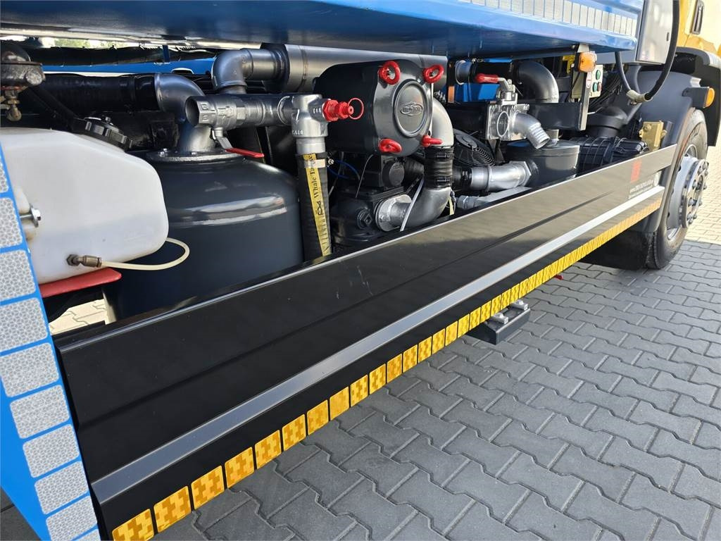 Vacuümwagen DAF WHALE 2012 WUKO for the collection of liquid waste: afbeelding 21