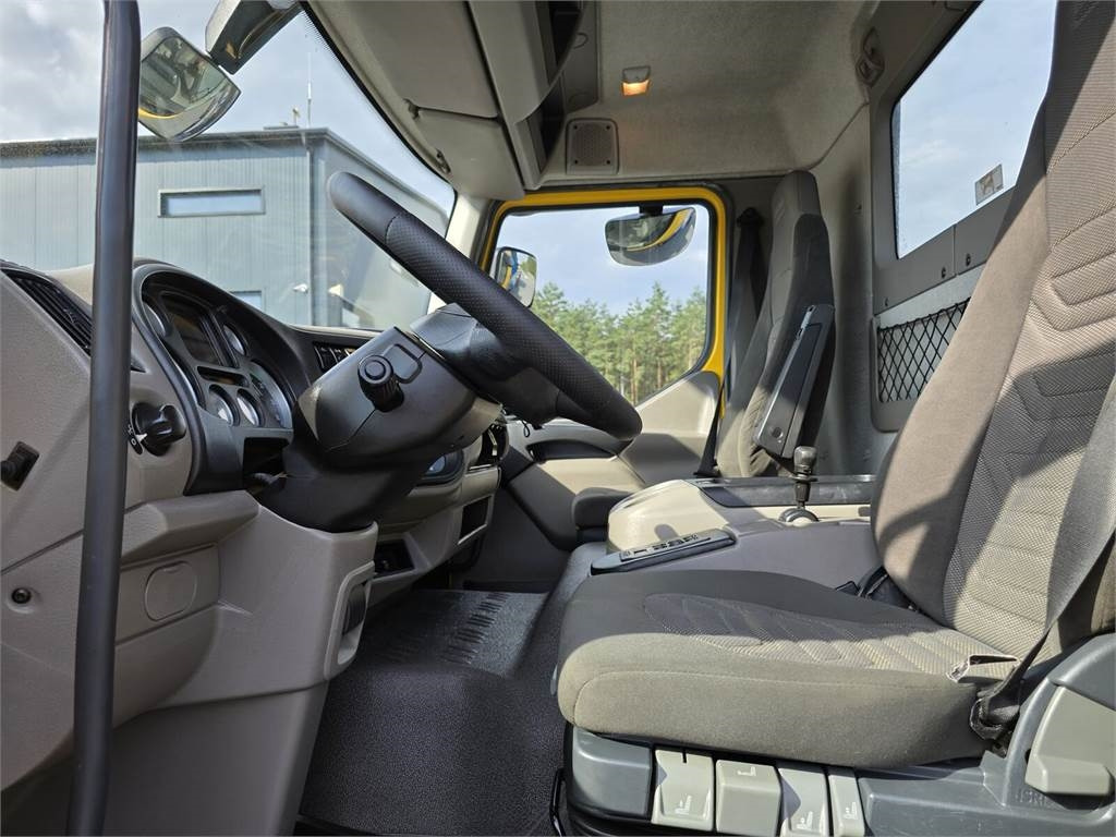 Vacuümwagen DAF WHALE 2012 WUKO for the collection of liquid waste: afbeelding 32