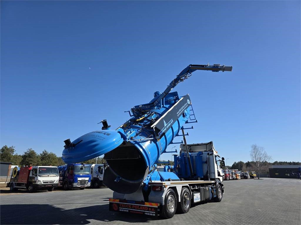 Scania Larsen FlexVac 311 Vacuum suction loader - Gemeentelijke machine/ Speciaal: afbeelding 1 Scania Larsen FlexVac 311 Vacuum suction loader - Gemeentelijke machine/ Speciaal: afbeelding 1