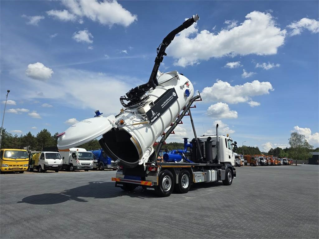Scania Saugbagger Larsen FlexVac 311 Vacuum suction loade - Gemeentelijke machine/ Speciaal: afbeelding 1 Scania Saugbagger Larsen FlexVac 311 Vacuum suction loade - Gemeentelijke machine/ Speciaal: afbeelding 1