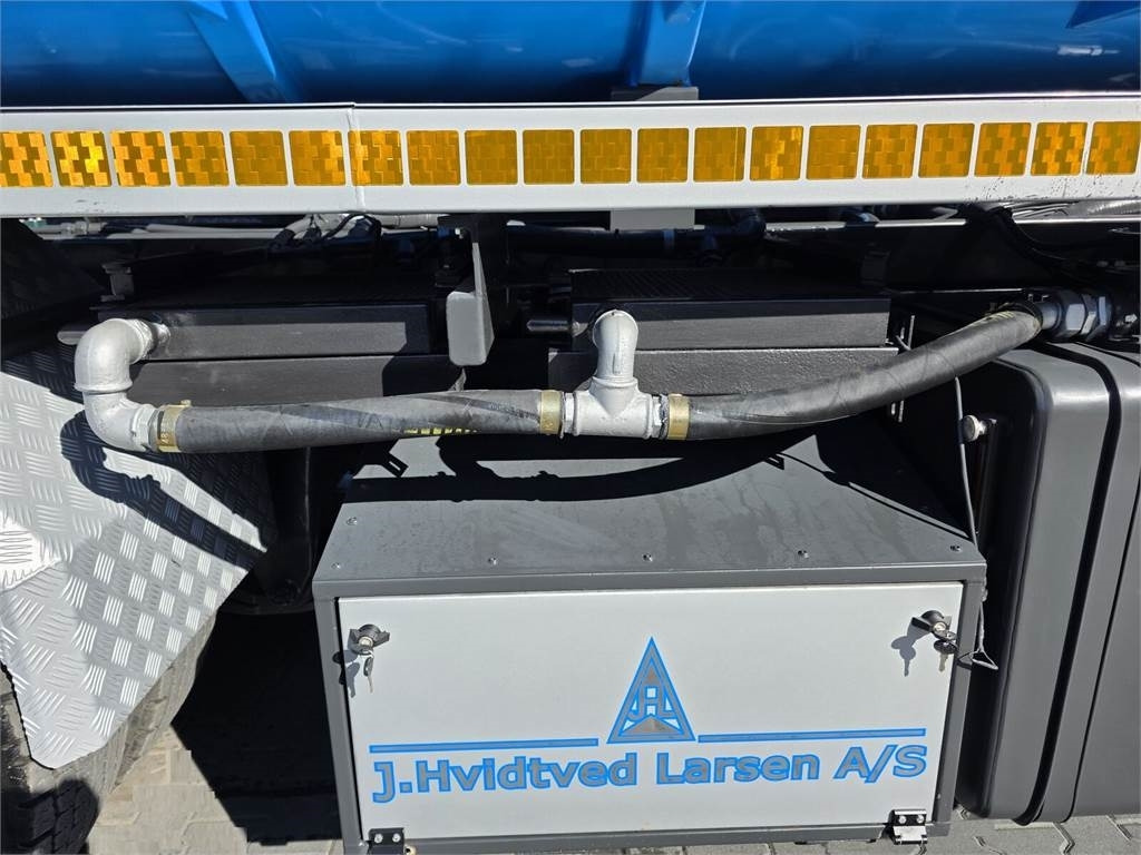 Scania Larsen FlexVac 311 Vacuum suction loader - Vacuümwagen: afbeelding 2 Scania Larsen FlexVac 311 Vacuum suction loader - Vacuümwagen: afbeelding 2