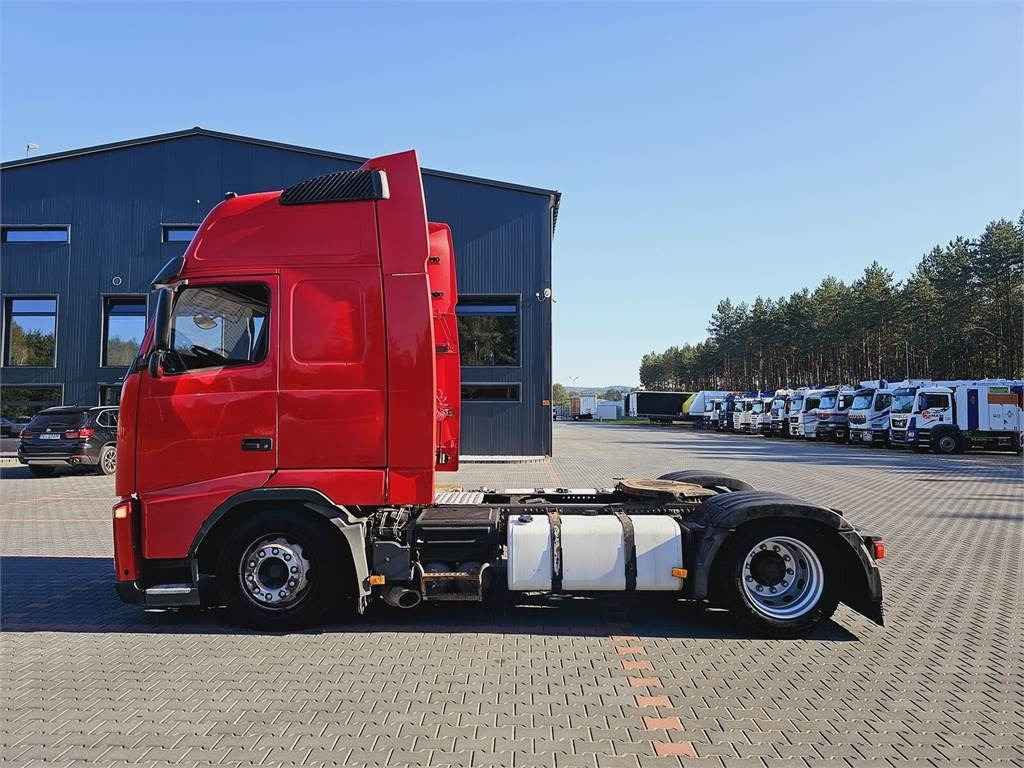 Volvo FH13 XXL MANUAL 420 EURO 5 2011 r MEGA LOW DECK - Trekker: afbeelding 3 Volvo FH13 XXL MANUAL 420 EURO 5 2011 r MEGA LOW DECK - Trekker: afbeelding 3