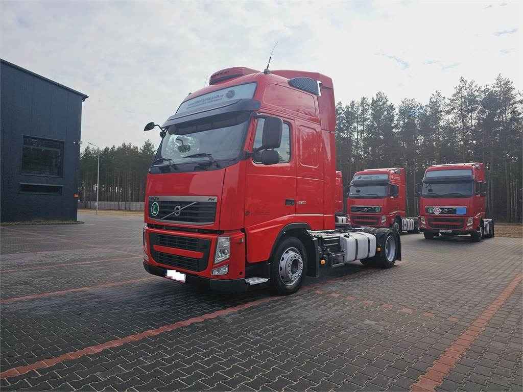 Volvo FH13 XXL NEW TIRES MANUAL 420 EURO 5 2011 - Trekker: afbeelding 2 Volvo FH13 XXL NEW TIRES MANUAL 420 EURO 5 2011 - Trekker: afbeelding 2