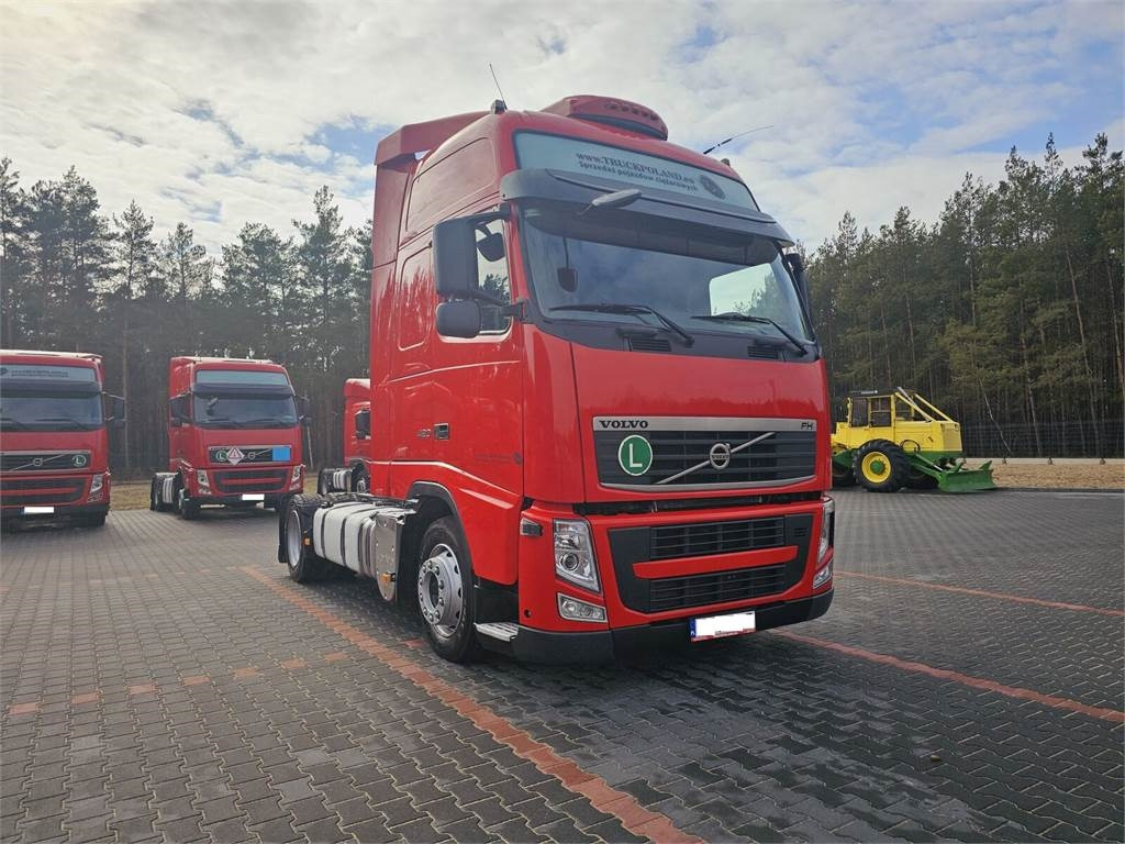 Volvo FH13 XXL NEW TIRES MANUAL 420 EURO 5 2011 - Trekker: afbeelding 1 Volvo FH13 XXL NEW TIRES MANUAL 420 EURO 5 2011 - Trekker: afbeelding 1