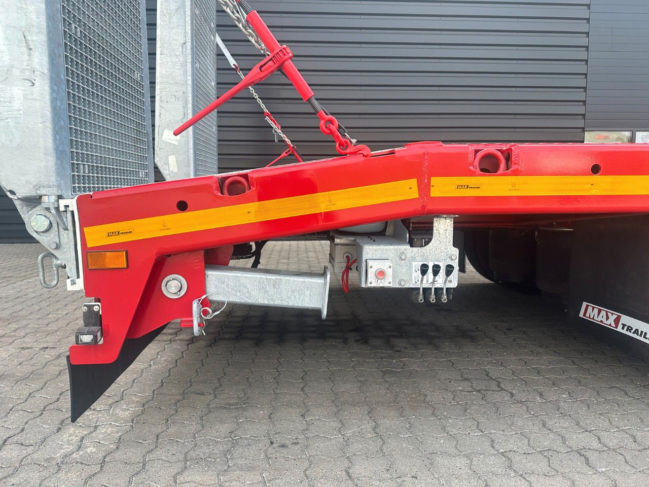 Faymonville MAX100 3 achs tieflader / Hebeboden - Dieplader oplegger: afbeelding 3 Faymonville MAX100 3 achs tieflader / Hebeboden - Dieplader oplegger: afbeelding 3