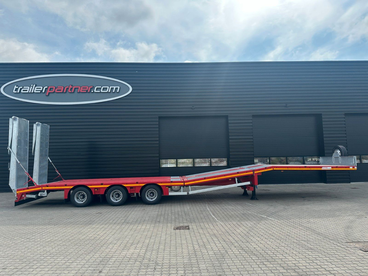 Faymonville MAX100 3 achs tieflader / Hebeboden - Dieplader oplegger: afbeelding 1 Faymonville MAX100 3 achs tieflader / Hebeboden - Dieplader oplegger: afbeelding 1