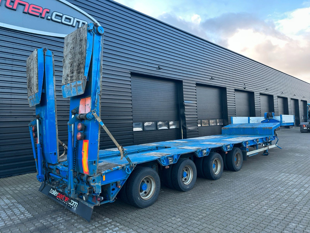 Goldhofer 4 achs tieflader / rampen / 4 x zwangsgelenkt - Dieplader oplegger: afbeelding 2 Goldhofer 4 achs tieflader / rampen / 4 x zwangsgelenkt - Dieplader oplegger: afbeelding 2