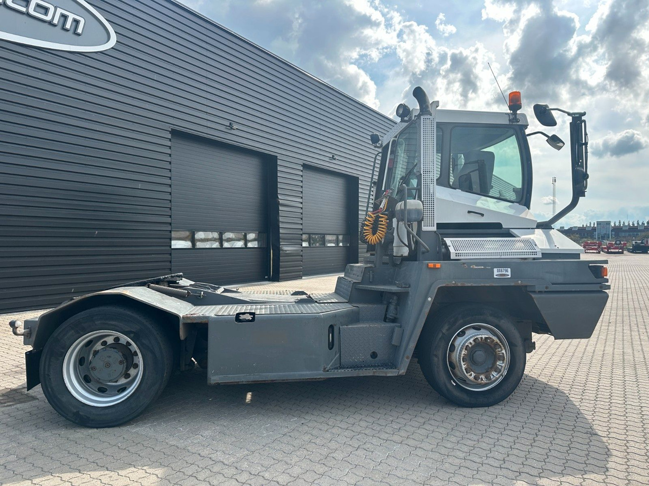 Terberg TT222 - Terminal trekker: afbeelding 2 Terberg TT222 - Terminal trekker: afbeelding 2