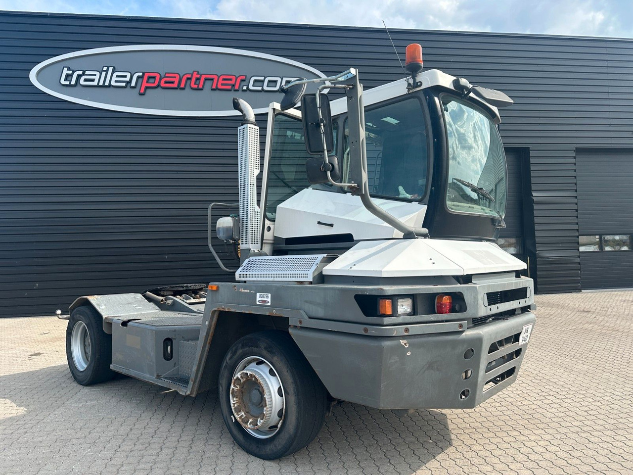 Terberg TT222 - Terminal trekker: afbeelding 1 Terberg TT222 - Terminal trekker: afbeelding 1