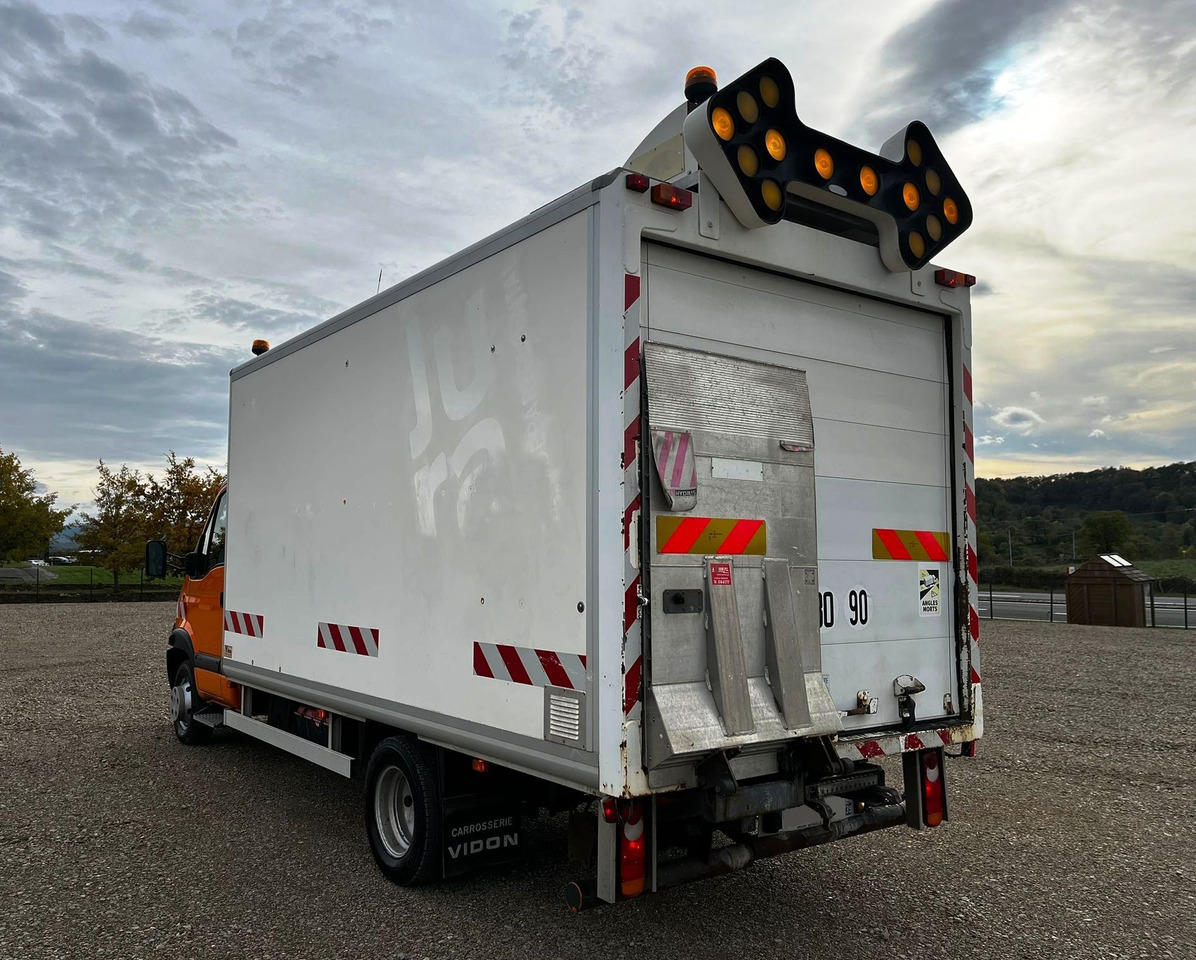 RENAULT Mascott DCI 160 CAISSE + HAYON - Bakwagen: afbeelding 3 RENAULT Mascott DCI 160 CAISSE + HAYON - Bakwagen: afbeelding 3