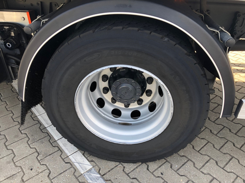 Koelwagen vrachtwagen DAF CF 260 FA / Carrier Koeler / Chereau Frigo Box / Laadklep / APK TUV 09-26: afbeelding 15