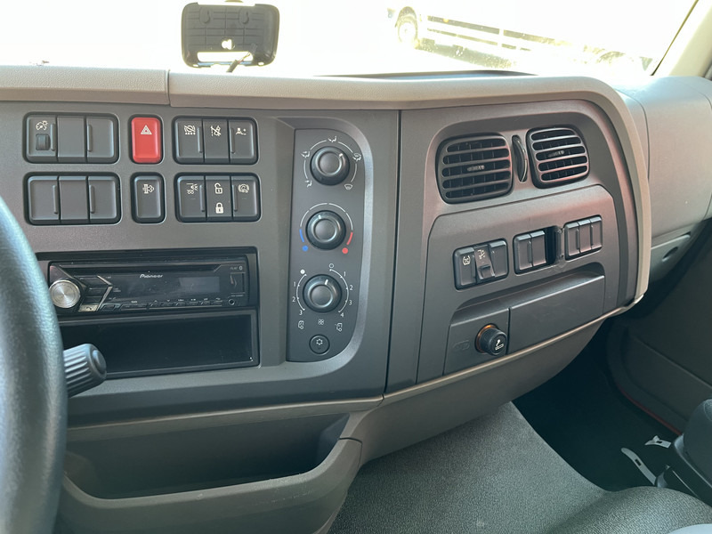DAF LF 210 FA / 12 Ton / 419 dkm / Koffer / LBW 1500 kg / NL LKW - Bakwagen: afbeelding 5 DAF LF 210 FA / 12 Ton / 419 dkm / Koffer / LBW 1500 kg / NL LKW - Bakwagen: afbeelding 5