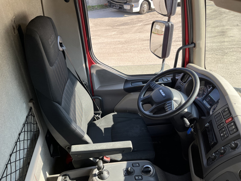 DAF LF 210 FA / 12 Ton / 419 dkm / Koffer / LBW 1500 kg / NL LKW - Bakwagen: afbeelding 3 DAF LF 210 FA / 12 Ton / 419 dkm / Koffer / LBW 1500 kg / NL LKW - Bakwagen: afbeelding 3
