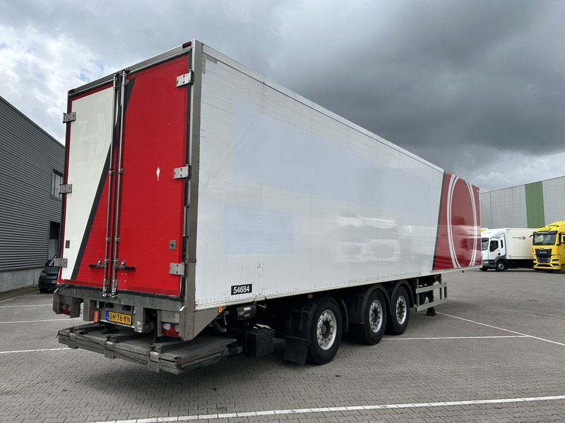 H.T.F HZO 39 / Heiwo / Isolated Box / Steer + Lift Axle / Loadlift 2500 kg - Gesloten oplegger: afbeelding 2 H.T.F HZO 39 / Heiwo / Isolated Box / Steer + Lift Axle / Loadlift 2500 kg - Gesloten oplegger: afbeelding 2