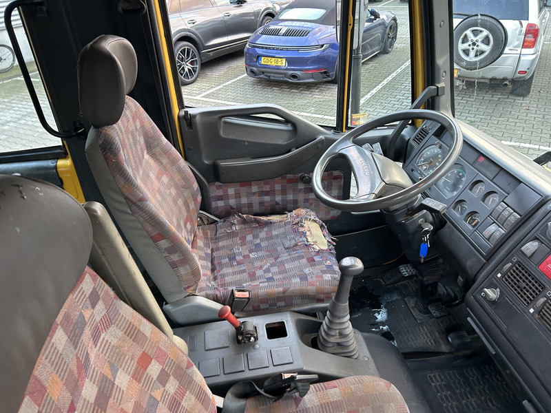 Iveco EuroCargo 80E15 / Double Cab / Manual / 427 dkm / Blad - Blad / Box Truck - Bakwagen: afbeelding 3 Iveco EuroCargo 80E15 / Double Cab / Manual / 427 dkm / Blad - Blad / Box Truck - Bakwagen: afbeelding 3