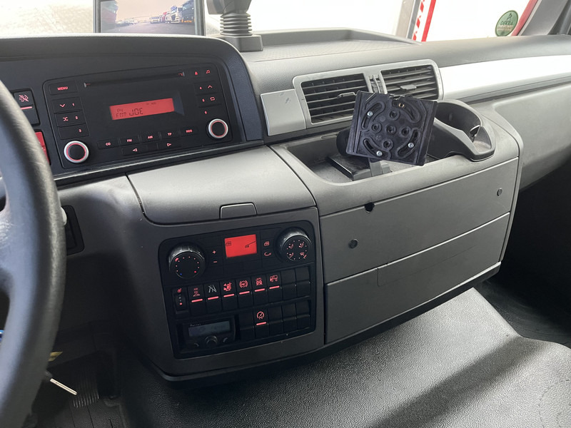 MAN TGM 18.250 Euro 6 / 18 Ton / 639 dkm / Box / Loadlift / APK TUV 12-25 - Bakwagen: afbeelding 5 MAN TGM 18.250 Euro 6 / 18 Ton / 639 dkm / Box / Loadlift / APK TUV 12-25 - Bakwagen: afbeelding 5