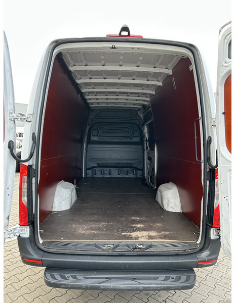 Kleine bestelwagen Mercedes-Benz Sprinter 311 2.2 CDI Euro 6D / 130 dkm / L3 H2 / Camera / APK TUV 10-26: afbeelding 8 Kleine bestelwagen Mercedes-Benz Sprinter 311 2.2 CDI Euro 6D / 130 dkm / L3 H2 / Camera / APK TUV 10-26: afbeelding 8