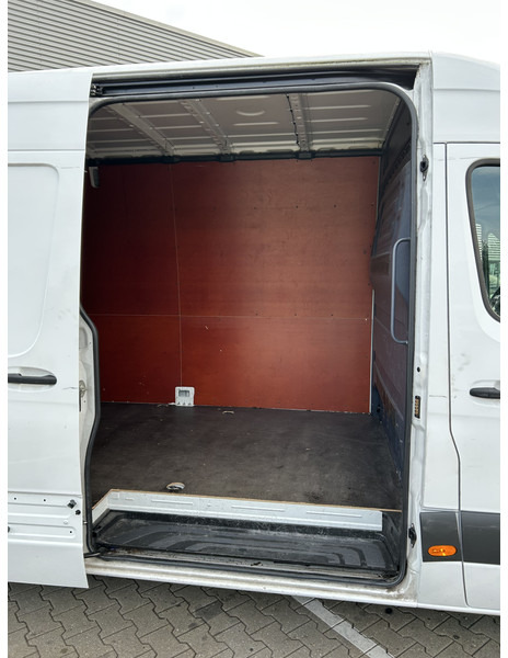 Kleine bestelwagen Mercedes-Benz Sprinter 311 2.2 CDI Euro 6D / 130 dkm / L3 H2 / Camera / APK TUV 10-26: afbeelding 9 Kleine bestelwagen Mercedes-Benz Sprinter 311 2.2 CDI Euro 6D / 130 dkm / L3 H2 / Camera / APK TUV 10-26: afbeelding 9