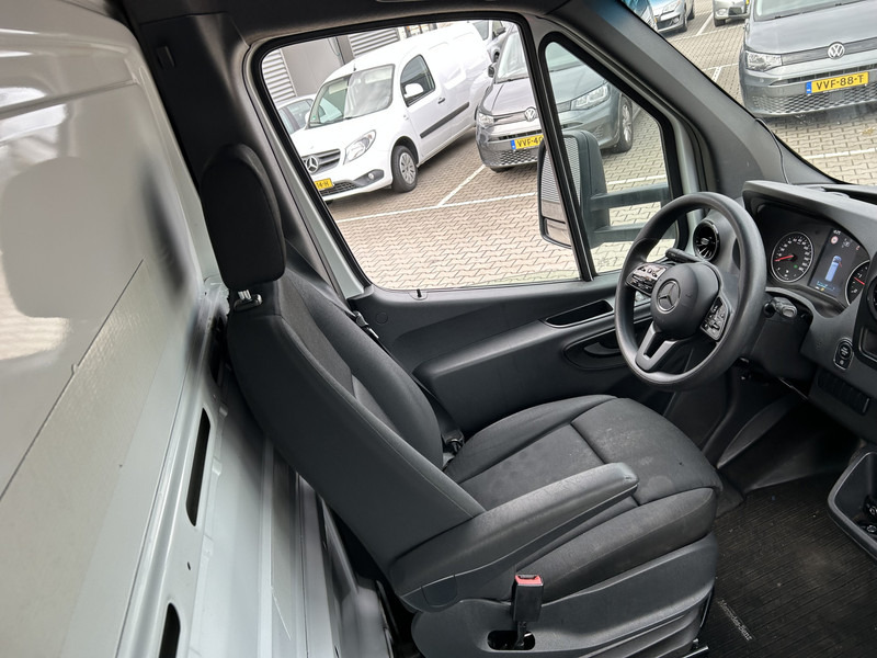 Mercedes-Benz Sprinter 515 1.9 CDI / Box Damage - Schade / Loadlift / APK TUV 04-26 - Bestelwagen gesloten laadbak: afbeelding 3 Mercedes-Benz Sprinter 515 1.9 CDI / Box Damage - Schade / Loadlift / APK TUV 04-26 - Bestelwagen gesloten laadbak: afbeelding 3