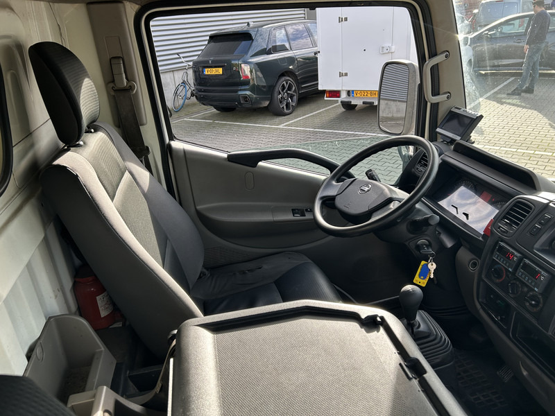Nissan Cabstar NT400 / Duo Temp Frigo -30 gr / 146 dkm/ Blad - Blad / APK TUV 03-26 - Koelwagen: afbeelding 3 Nissan Cabstar NT400 / Duo Temp Frigo -30 gr / 146 dkm/ Blad - Blad / APK TUV 03-26 - Koelwagen: afbeelding 3