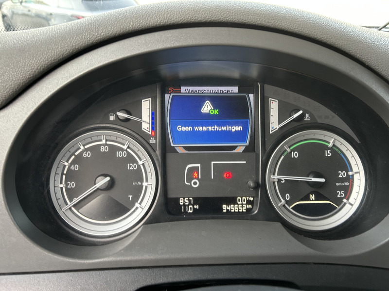 DAF CF 400 FT Space Cab / 945 dkm / Smart Tacho V2 / Stand Airco / APK TUV 01-26 - Trekker: afbeelding 4 DAF CF 400 FT Space Cab / 945 dkm / Smart Tacho V2 / Stand Airco / APK TUV 01-26 - Trekker: afbeelding 4