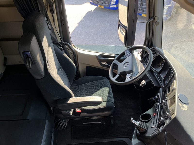 Mercedes-Benz Actros 1842 StreamSpace / 903 dkm / 2 Tanks / NL Truck - Trekker: afbeelding 3 Mercedes-Benz Actros 1842 StreamSpace / 903 dkm / 2 Tanks / NL Truck - Trekker: afbeelding 3