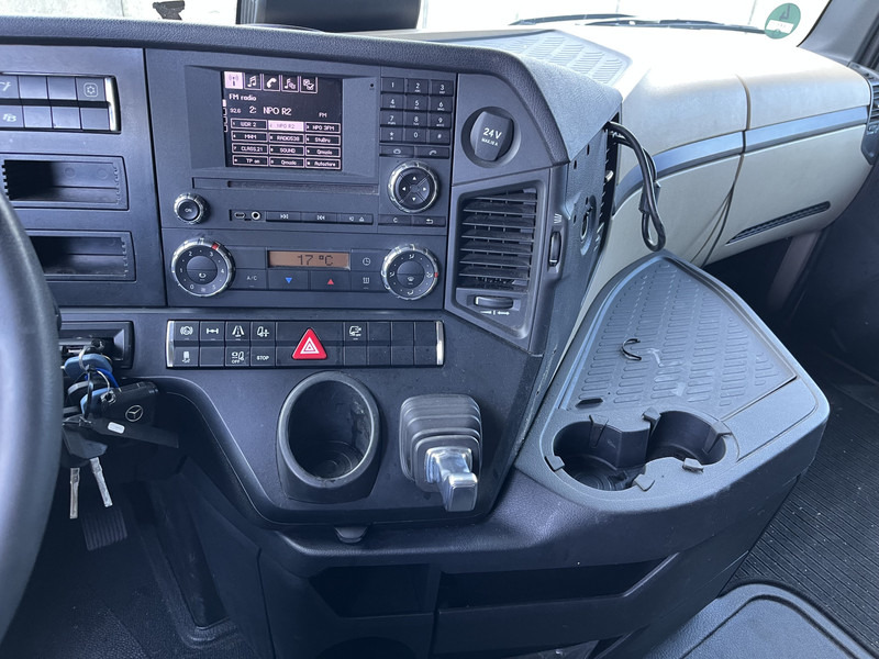 Mercedes-Benz Actros 1842 StreamSpace / 939 dkm / 2 Tanks / NL Truck - Trekker: afbeelding 5 Mercedes-Benz Actros 1842 StreamSpace / 939 dkm / 2 Tanks / NL Truck - Trekker: afbeelding 5