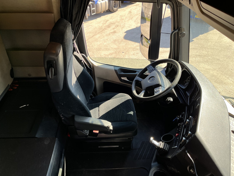 Mercedes-Benz Actros 1842 Streamspace / 937 dkm / 2 Tanks / NL Truck - Trekker: afbeelding 3 Mercedes-Benz Actros 1842 Streamspace / 937 dkm / 2 Tanks / NL Truck - Trekker: afbeelding 3