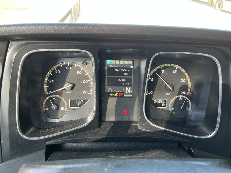 Mercedes-Benz Actros 1842 Streamspace / 945 dkm / 2 Tanks / NL Truck - Trekker: afbeelding 4 Mercedes-Benz Actros 1842 Streamspace / 945 dkm / 2 Tanks / NL Truck - Trekker: afbeelding 4