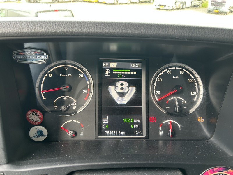 Scania R520 V8 / Showtruck / Buffl Special Interior / Vol Lucht / Retarder - Trekker: afbeelding 4 Scania R520 V8 / Showtruck / Buffl Special Interior / Vol Lucht / Retarder - Trekker: afbeelding 4