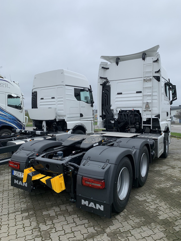 MAN TGX 28.520 6×2-2 Dragbil - Trekker: afbeelding 3 MAN TGX 28.520 6×2-2 Dragbil - Trekker: afbeelding 3