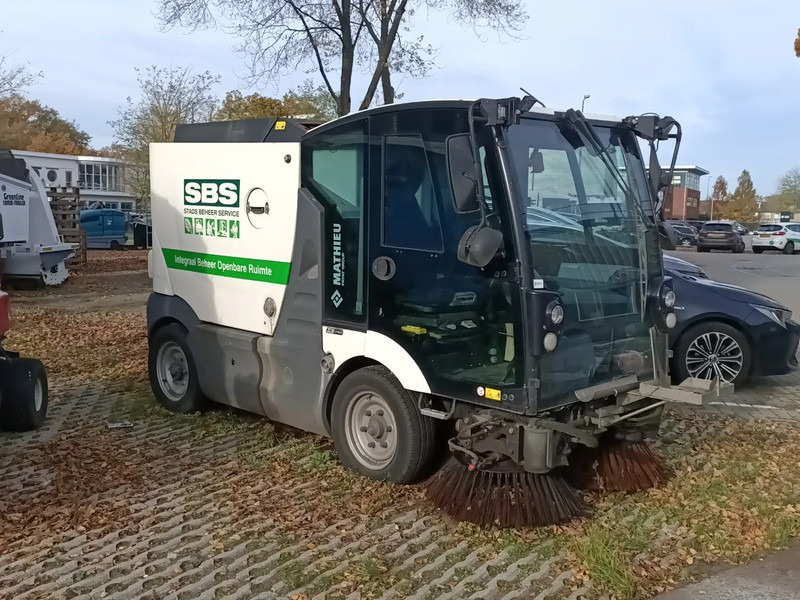 Mathieu MC210 Azura MC210 - Veegwagen: afbeelding 1 Mathieu MC210 Azura MC210 - Veegwagen: afbeelding 1