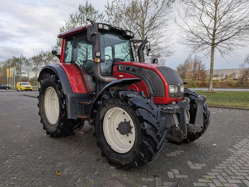 Valtra N142 N142 - Tractor: afbeelding 2 Valtra N142 N142 - Tractor: afbeelding 2