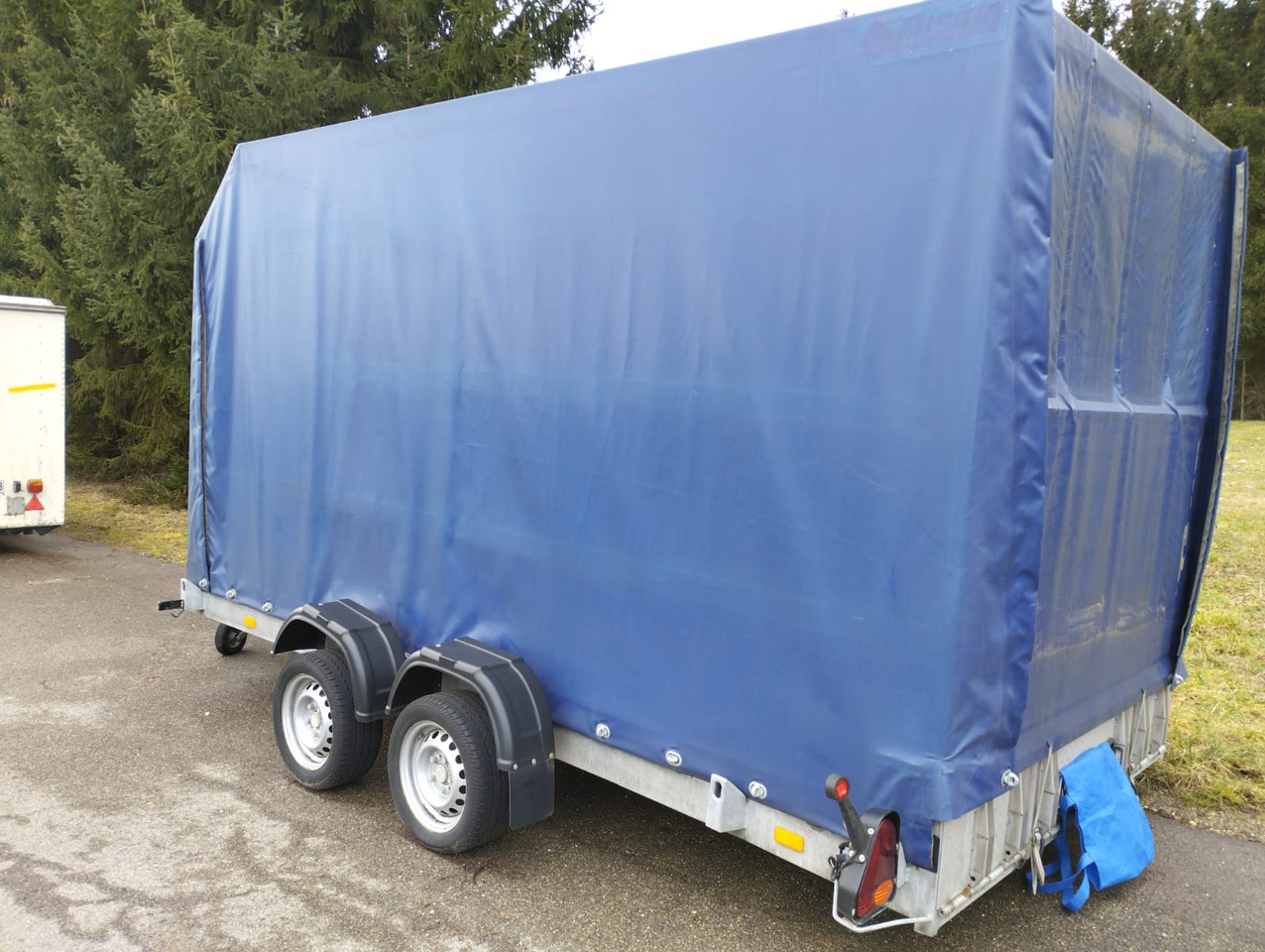 VEZEKO 400 x 187 3,5 t Absenkanhänger Huski 40.35 - Aanhangwagen met huif: afbeelding 2 VEZEKO 400 x 187 3,5 t Absenkanhänger Huski 40.35 - Aanhangwagen met huif: afbeelding 2