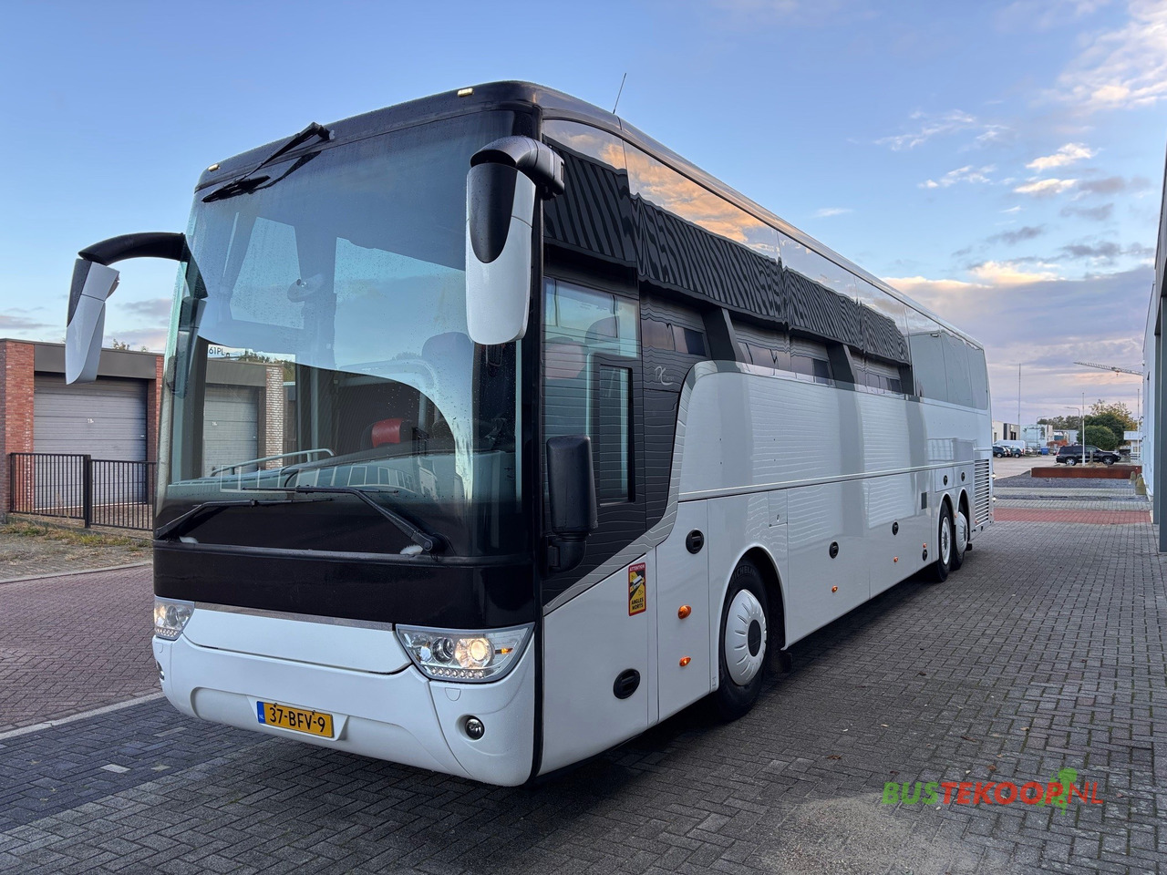 Vanhool TX17 Acron, ROLSTOELBUS - Touringcar: afbeelding 3 Vanhool TX17 Acron, ROLSTOELBUS - Touringcar: afbeelding 3