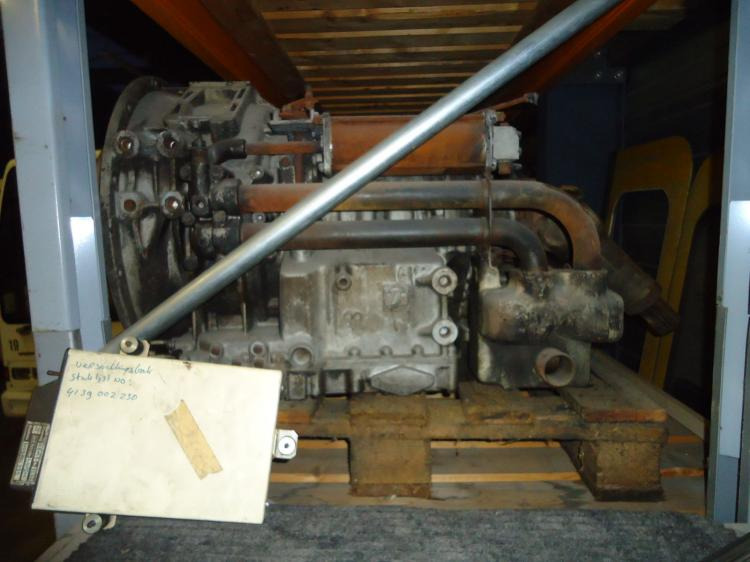 ZF 4HP500 automaatbak uit een DAF Den Oudsten MB200 - Versnellingsbak: afbeelding 2 ZF 4HP500 automaatbak uit een DAF Den Oudsten MB200 - Versnellingsbak: afbeelding 2
